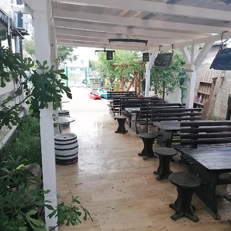 La Doi Pasi De Mare Πανσιόν *
