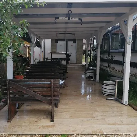 La Doi Pasi De Mare 4*