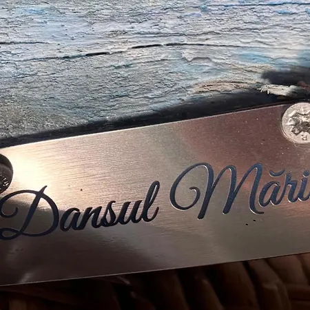 La Doi Pasi De Mare