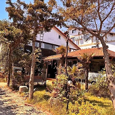 La Doi Pasi De Mare Guest house